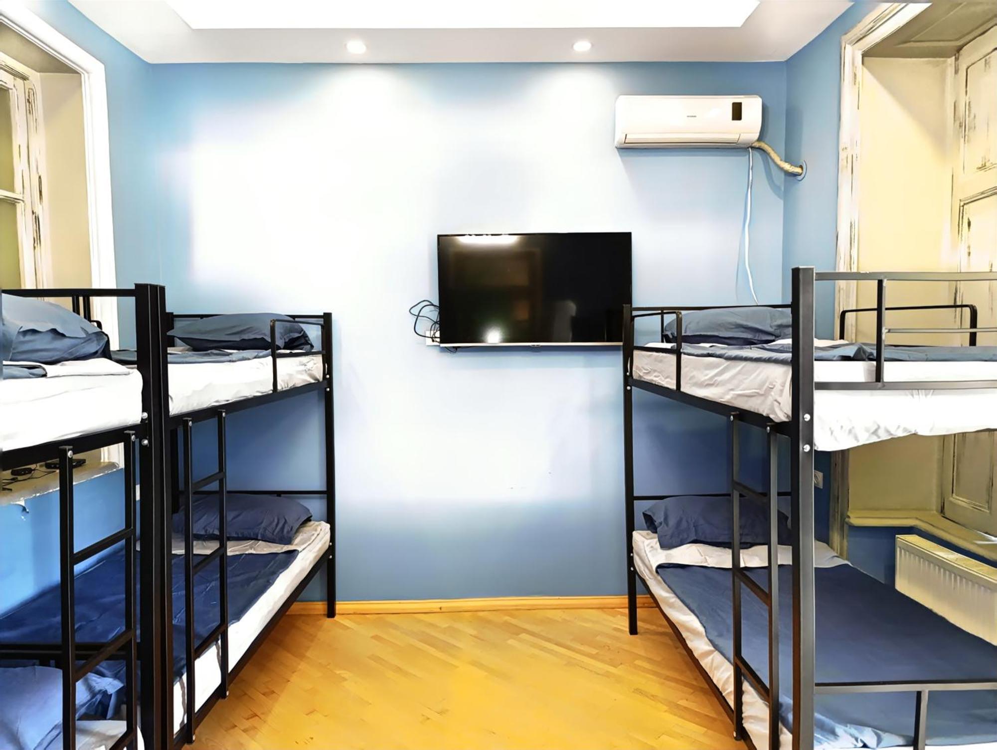 J Square Hostel Tbilisi Luaran gambar