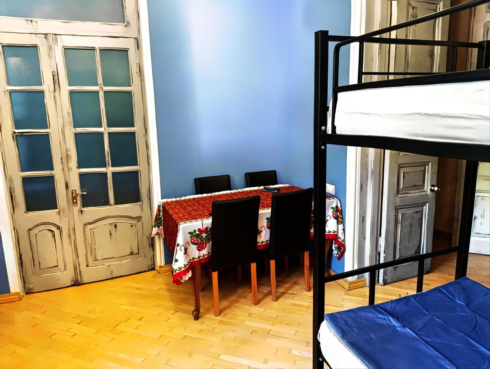J Square Hostel Tbilisi Luaran gambar
